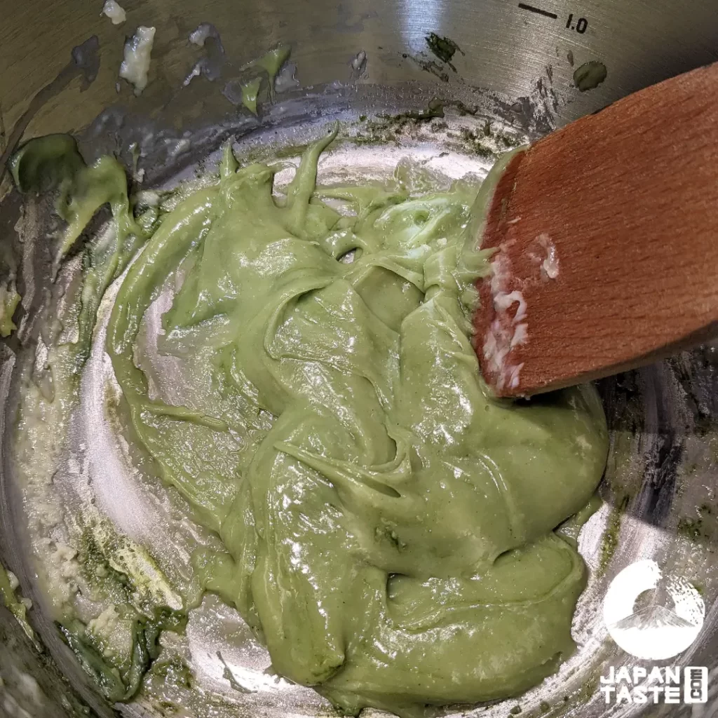 Easy Japanese recipe with white chocolate and matcha pasta