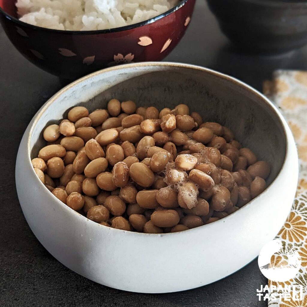 Japanese recipe for natto, fermented soybeans mix