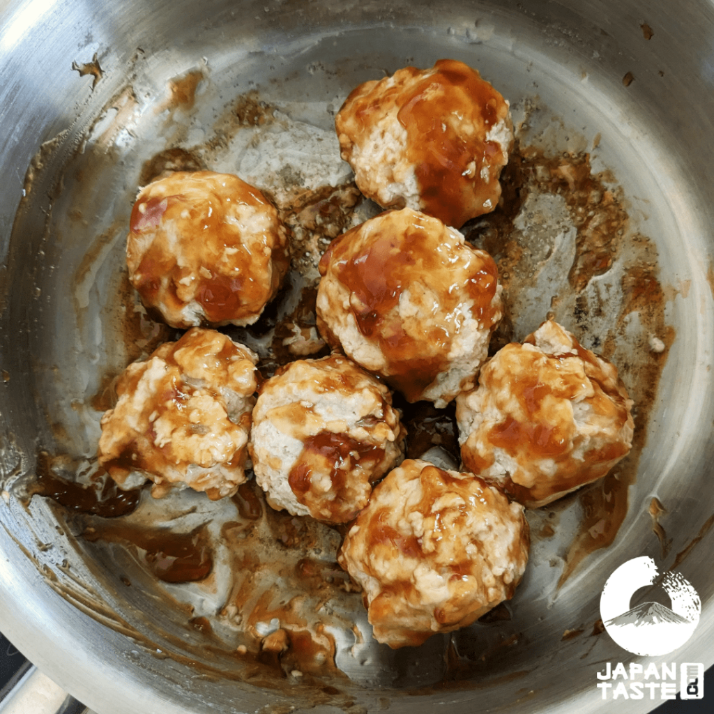 Japanese recipe for chicken and tofu meatballs
